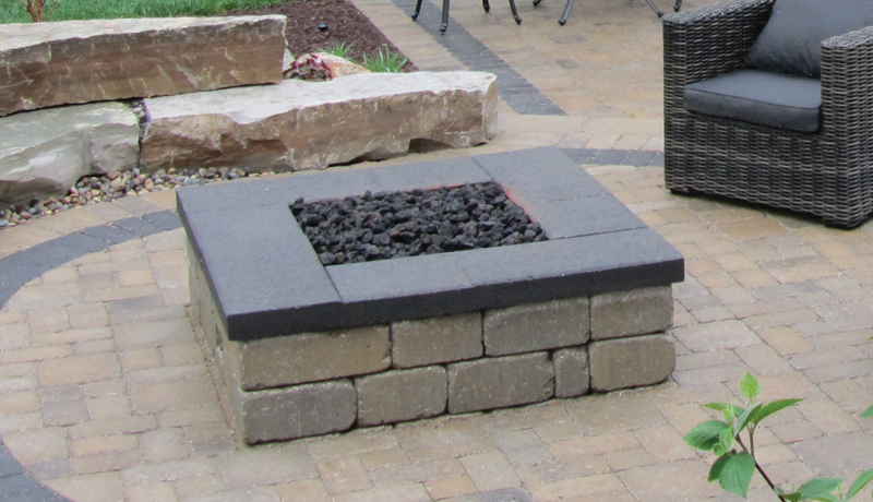Keystone Hardscapes Retaining Walls, How To Make A Fire Pit With Square Pavers